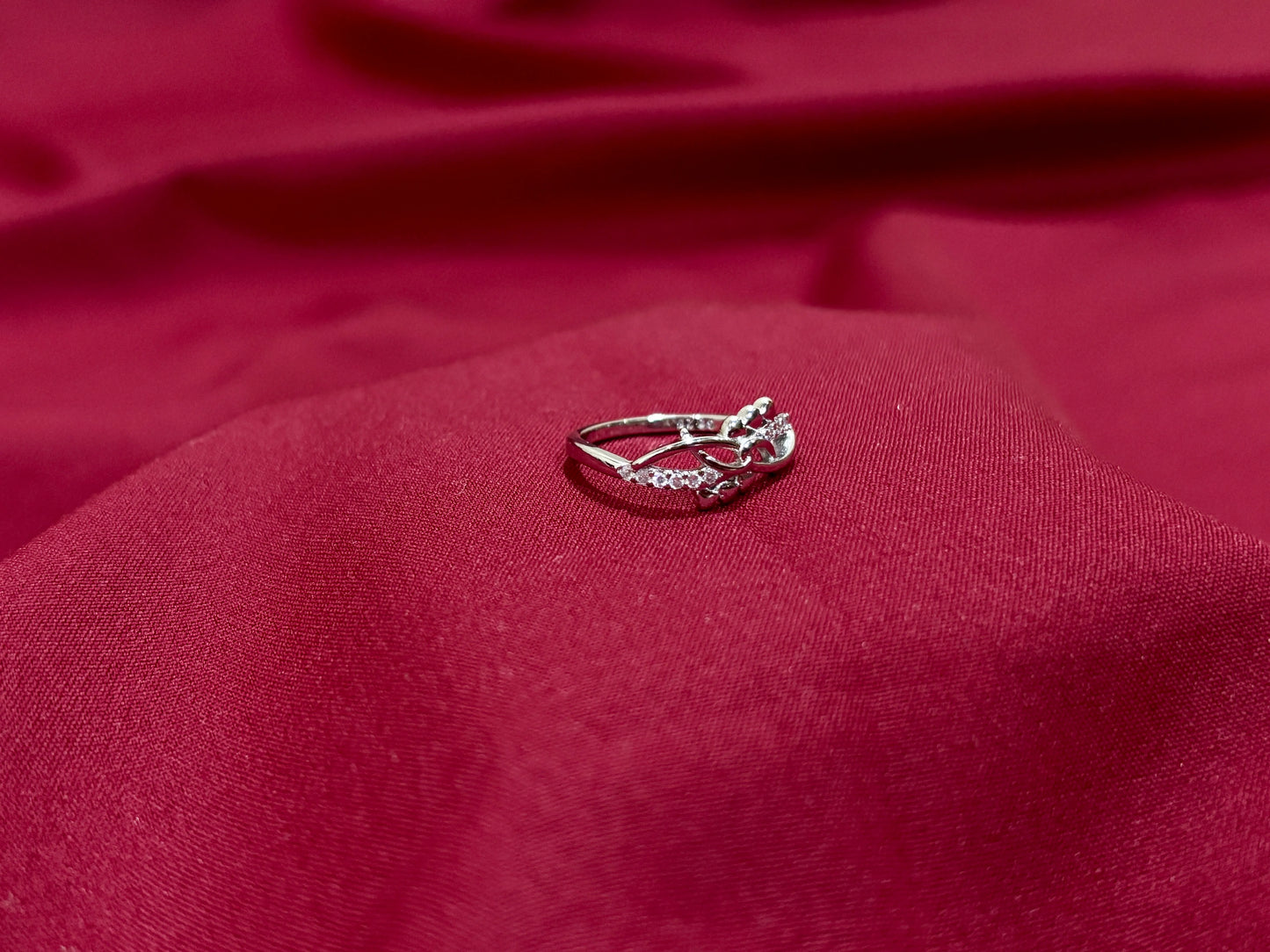 Intertwined Leaf Crystal Ring - Eraya Jewellery