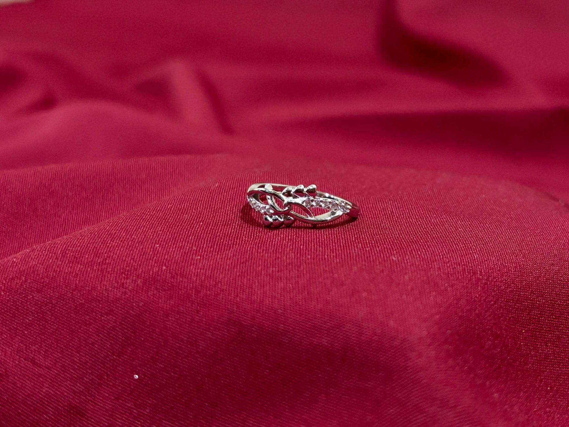 Intertwined Leaf Crystal Ring - Eraya Jewellery