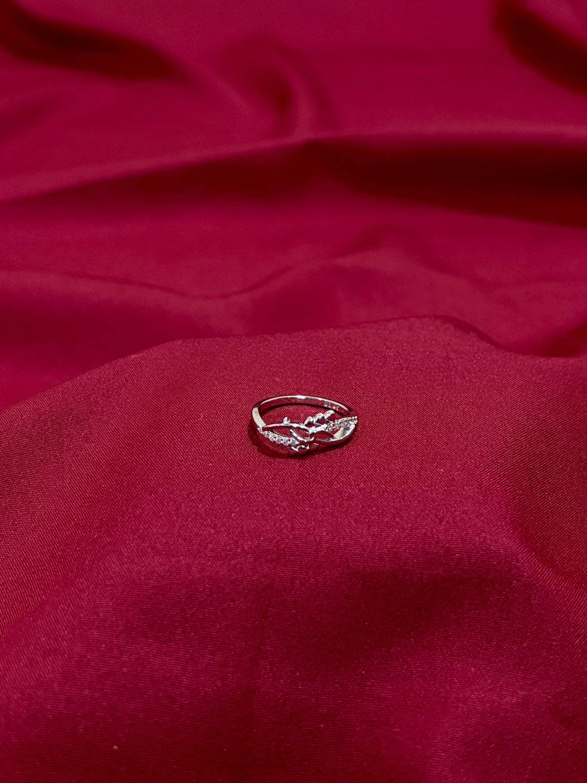 Intertwined Leaf Crystal Ring - Eraya Jewellery